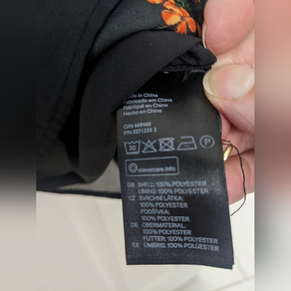 H&M Tank Blouse (6) - Picture 5 of 5